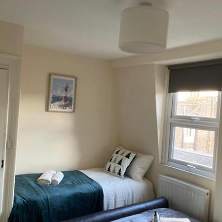 Lovely Private Rooms In Camden, Central Лондон Экстерьер фото
