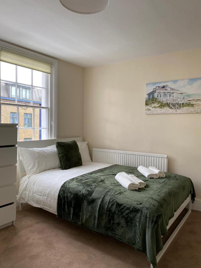 Lovely Private Rooms In Camden, Central Лондон Экстерьер фото