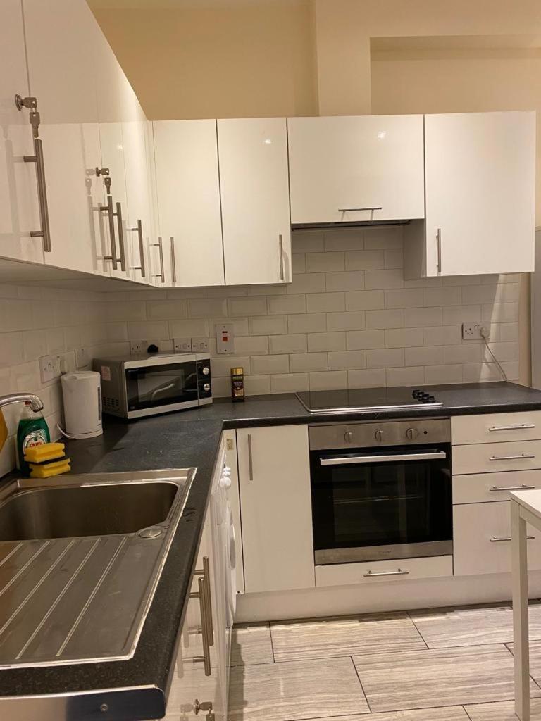Lovely Private Rooms In Camden, Central Лондон Экстерьер фото